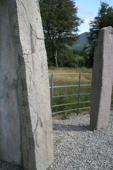 Dunloe Ogham stones; photocredit 1. Neu-Kelte