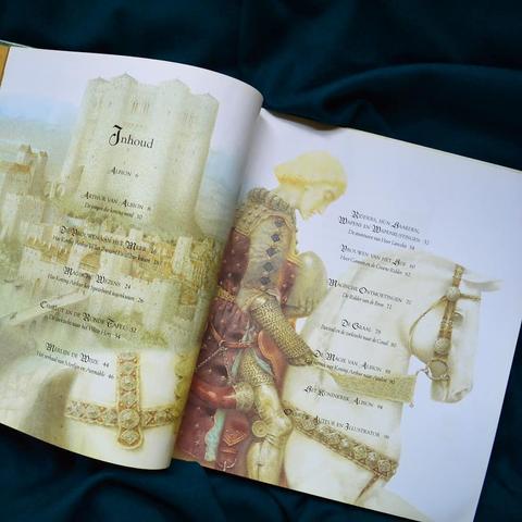 The index of the book with an illustrations as the background showing a knight on a white horse holding a helmet. In the background a city with a large castle are visible.