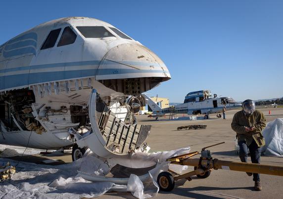 Kuiper_Airborne_Observatory_(KAO)_Demolition_(ACD24-0161-025).jpg