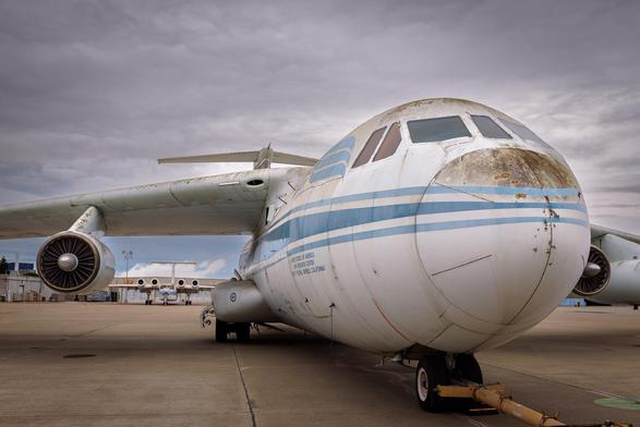 Kuiper_Airborne_Observatory_(KAO)_Demolition_(ACD24-0161-006).jpg