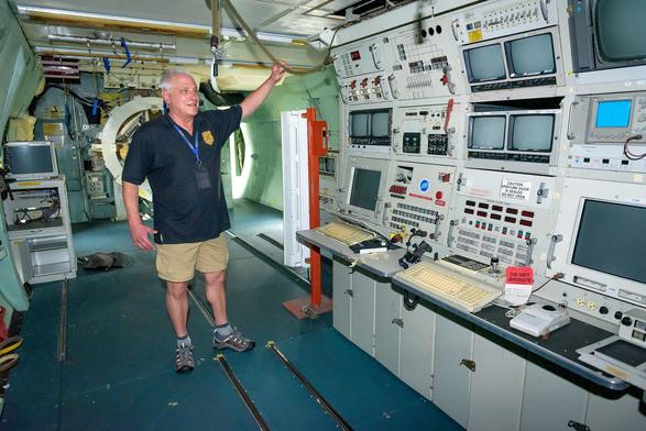 Kuiper_Airborne_Observatory_(KAO)_Demolition_(ACD24-0161-010).jpg