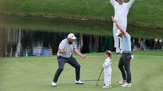 Rory McIlroy’s daughter steals the show with long putt ahead of Masters