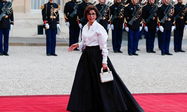 Rachida Dati llega a una cena de estado en honor a la pareja real danesa en el Palacio del Elíseo de París, el 31 de marzo de 2025. (Pierre Suu / Getty Images)