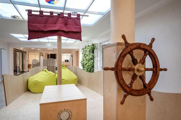 Symbolbild. Eingang zum Bereich SPZ im Kinderhospital.