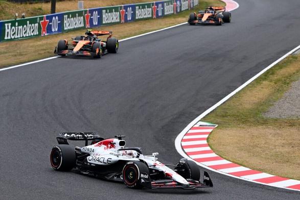 Horner says equal driver status compromised McLaren's F1 Japanese GP