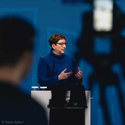 Bauministerin Klara Geywitz während ihrer Rede beim Wohnungsbau-Tag 2025.