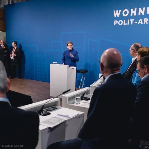 Bauministerin Klara Geywitz während ihrer Rede beim Wohnungsbau-Tag 2025.