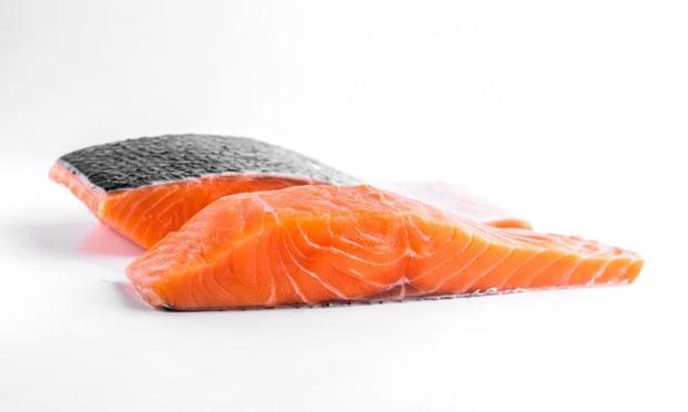 Dos lomos de salmón (Getty Images)