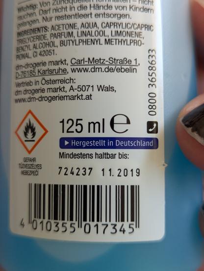 Ablaufdatum eines Nagellackentferners.