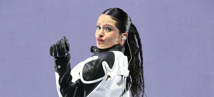 Rosalía en una actuación en California
