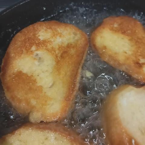Torrijas en la sartén
