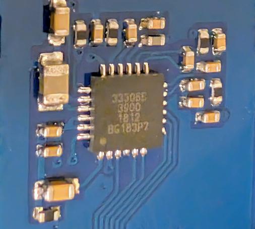 24pin chip at the heart of the trackpoint