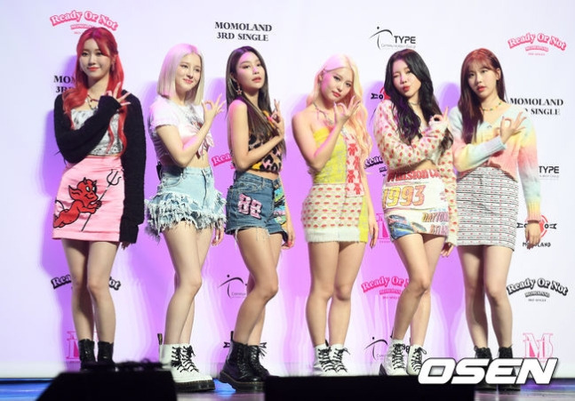 Momoland Comeback! - Group photo during third single promos