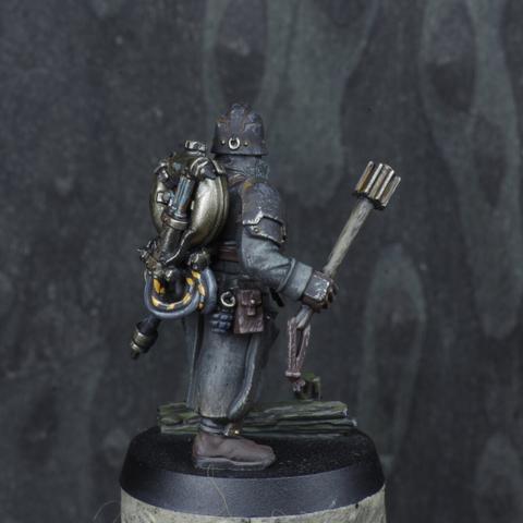 Back view of the same miniature. They have a welding kit as a backpack.