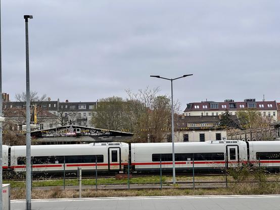 Wagen des ICE L auf dem Abstellgleis Berlin Warschauer Straße
