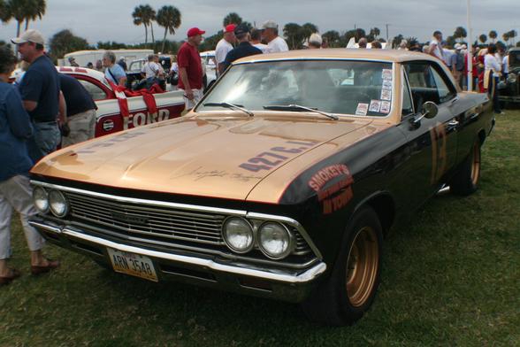 The 1966 Chevrolet Chevelle driven by w:Curtis Turner with mechanic w:Smokey Yunick. Shot by "The Daredevil" at Daytona during Speedweeks 2008. 1966 Curtis Turner Smokey Yunick Chevy Chevelle. By Freewheeling Daredevil - Flickr, CC BY 2.0, https://commons.wikimedia.org/w/index.php?curid=3611490