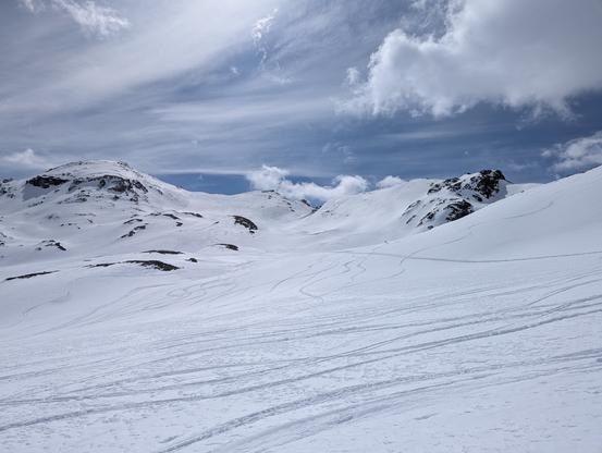 Lower parts of the valley leading to Heidelberger Hutte.