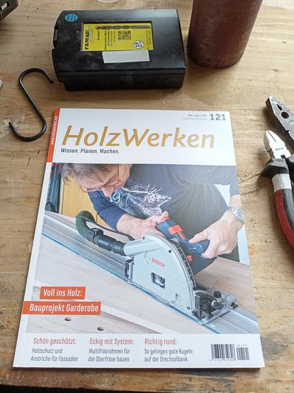 aktuelle Ausgabe der Zeitschrift HolzWerken Mai/Juni 2025
