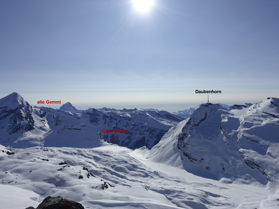 An overview picture with three marked points: On the left "Alte Gemmi" - the second "summit" from yesterday. In the center the mountain station of the cable car "Gemmibahn" - our final destination reachable by ski. On the right the summit of "Daubenhorn" - the second summit of our last day in the area.