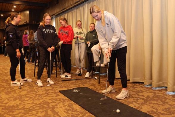 Girls Golf: 5 returners have Brainerd in prime position for postseason success - Brainerd Dispatch