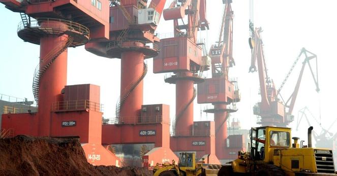 中国のレアアース輸出が凍結状態、海外での不足リスク増大＝関係筋 | ロイター