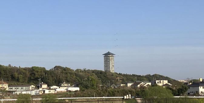 The Hotel Empire building. It was the hotel in the ”Disnyland style" amusement park which went under 20 some years ago.