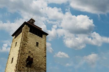 Am Fuß des Bruchsaler Bergfrieds wurde 1525 der Kraichgauer Bauernführer Anton Eisenhut hingerichtet, am 25. Mai 2025 findet aus diesem Anlass ein Vortrag statt (Aufnahme: Jochen Hahn)