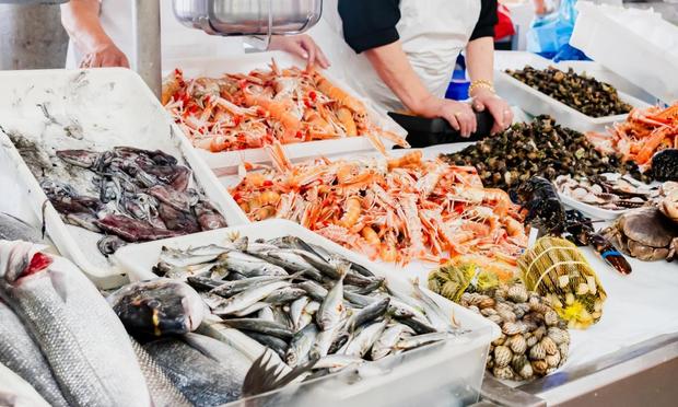 Imagen de archivo de una pescadería. (Ara Barradas / Getty Images)