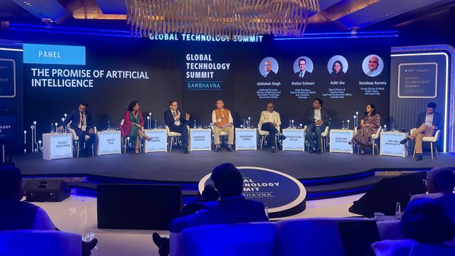 Staatssekretär Stefan Schnorr nimmt an einer Paneldiskussion zum Thema "The Promise of Artificial Intelligence" auf dem Global Technology Summit in Neu-Delhi teil.