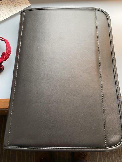 Picture of a closed folio.