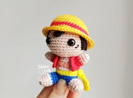 Amigurumi estilo Chibi de Luffy One Piece.