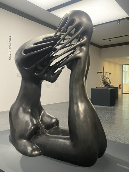 Skulptur von Maria Martins