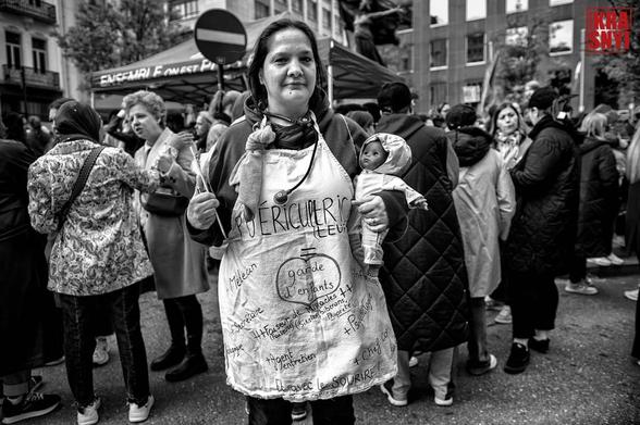 Une manifestante