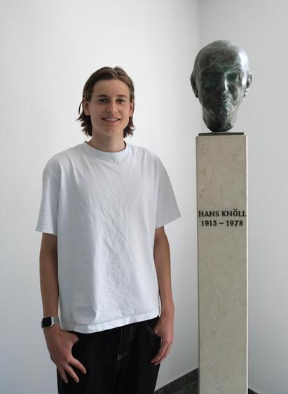 Emil Alefelder next to his great grandfather