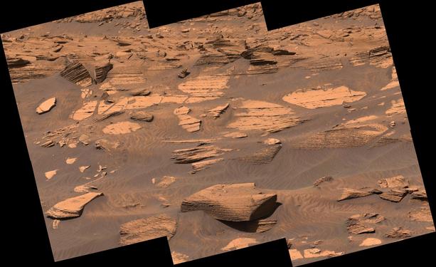 MSL_-_Sol_4511_-_MastCam_(54457306468).jpg