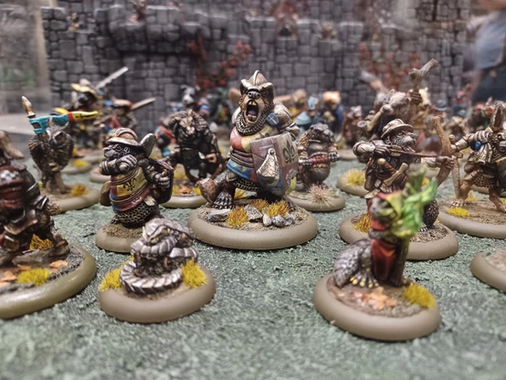 superbly detailed woodland miniatures, bears, rabbits... other animals. loads of em