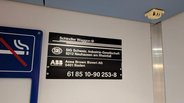 Plakette in einem Waggon der SBB:

Schindler Waggon