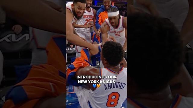 everywhere you look… it’s the #knicks fam 🤣🤝 #teammates #nba #basketball