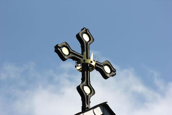 Kreuz mit Krone
