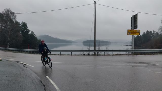 Nasse Straßen. Noch etwas Regen
