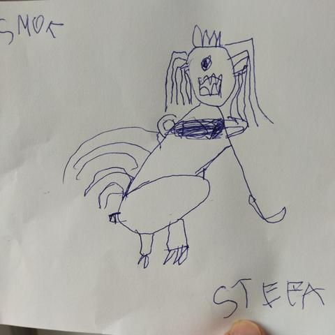 Dziecięcy smok z jednym okiem, siedzący w kucki