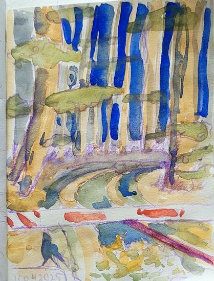 Aquarellskizze im kleinen Skizzenbuch: Blick über eine rot-weiße Schranke in einen Wald, der Weg mit deutlichen Fahrrinnen macht eine Rechtskurve.