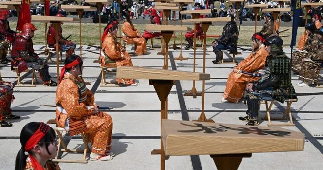 Easy Japanese news in translation: 'Human shogi' event held in largest piece producing city