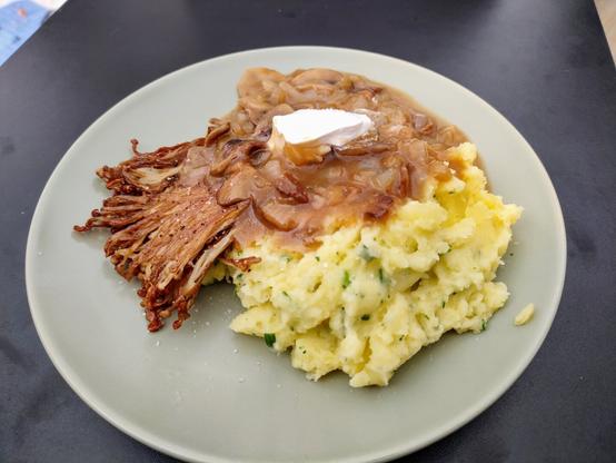 mashed potatoes and mushrooms