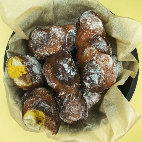 Vanilla, Salted Caramel &amp; Chocolate Doughnut Twists

(Above)

#food #foodporn #doughnuts