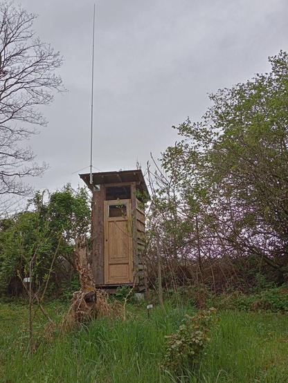 X510 Antenna on a tiny outhouse in the garden
