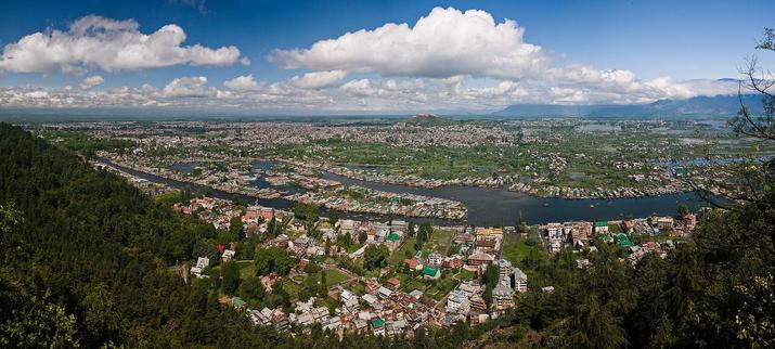 Від на горад Срынагар, летнюю сталіцу штата Джаму і Кашмір, Індыя.

#JammuandKashmir #wikipedia #Srinagar