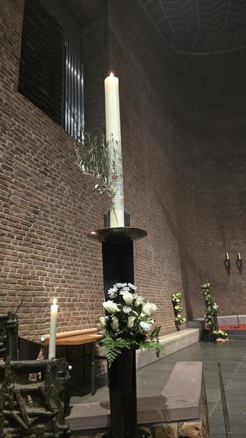 Osterkerze in der Abtei Königsmünster