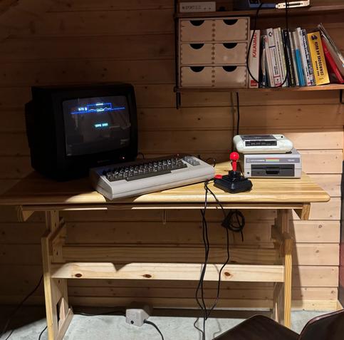 C64 mit 1541, Datasette und Competition Pro