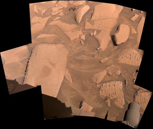 MSL_-_Sol_4514_-_MastCam_(54462491173).jpg